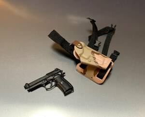 HOT TOYS 1/6 ベレッタ M9 & デザート迷彩レッグホルスター セット ドール用武器 ホットトイズ