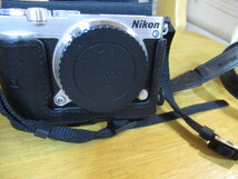69575 Nikon ニコン 1 J5 ダブルレンズキット ミラーレス 一眼カメラ 18.5mm 10-30mm 箱付き 専用ボディケース付き_画像2