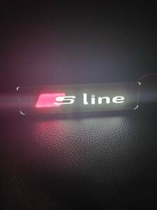Sline Sライン フロントグリル LED エンブレム ロゴ A3A4B68B7B5A6C7C5C6Q3Q5Q7TTA1A5A7A8S3S4S5S6S8A4LA6LアウディAUDI