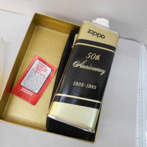 コメモラティブZippoセット 1982年製 未使用 オイルは空の缶です。取説は付いていません セルロイド製のカバーは傷み、変色がありますの画像3