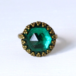  new goods Vintage glass emerald color. ring free ring free size green green gold old beautiful brass old beautiful antique manner Showa Retro 