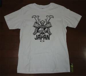 ◆OAKLEY Tシャツ PERFORMANCE FIT サイズ XL ホワイト JAPAN 兜柄 サムライ サングラス　