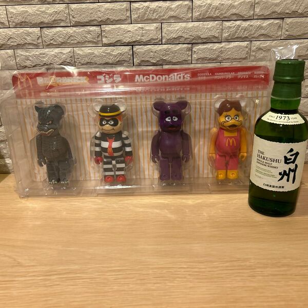 ゴジラVSマクドナルド RBRICK マック ゴジラ ベアブリック マクドナルドと白州ミニボトル180ml