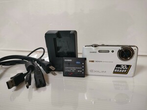 【極上美品】CASIO カシオ コンパクトデジタルカメラ EXILIM EX-FS10S ホワイト