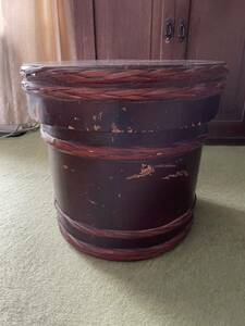 古道具 桶 米櫃　米びつ　木桶　桶　漆塗　漆器