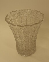 ボヘミアガラス　花瓶（横19.5cm×奥行19.5cm×高さ25cm）_画像2