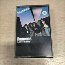 RAMONES ラモーンズ LEAVE HOME カセットテープ◎中古/再生未確認/ノークレームで/現状渡し/ケース等スレ少傷み汚れ_画像1