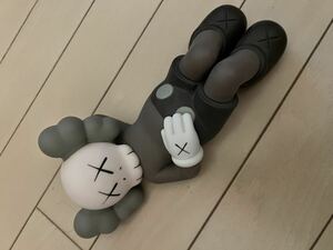 Kaws фигурка 