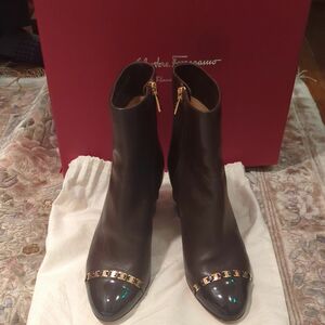 Salvatore Ferragamo　フェラガモ ショートブーツ ブーツ レザー　ブラウン　23.5cm