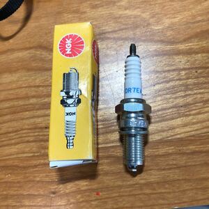 NGK spark-plug DR7EA 2 ps postage included 