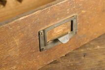 ②古道具 古い家具 引出 木製 小物入れ 木箱 ディスプレイ 昭和レトロ ビンテージ アンティーク AP1210_画像2