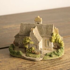 Lilliput Lane リリパットレーン ミニチュアハウス VILLAGE SCHOOL 英国製 ミニチュアハウス ハンドメイド 学校 オブジェ 置物 AP2407の画像2