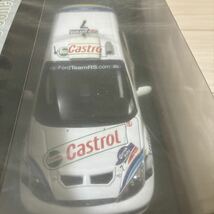 1/18 サンスター Sun Star Ford Focus RS WRC Rallye Monte Carlo 2004 Castrol #7(ホワイト×ブルー×イエロー) メタル製_画像4