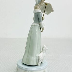 I♪ 音出し確認済み Demain ドマン オルゴール 陶器人形 約27cm ラブストーリー 西洋人形 置物 女性の画像4