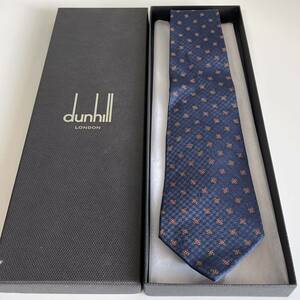 ダンヒル（Dunhill） 紺赤緑四角ドット透かしDロゴネクタイ