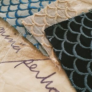 275【mermaid】ミナペルホネン リネン刺繍生地　大量ハギレ、カケラ　3種類