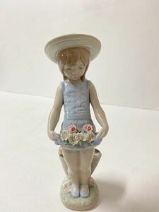 【LLADRO】リアドロ　花摘少女　フィギュリン　陶器