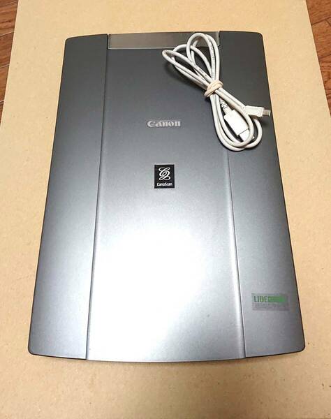 CANON　キャノン薄型スキャナー　CanoScan LiDE 210　