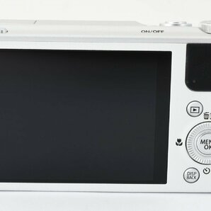 FUJIFILM XQ2 ホワイト 12.0MP WI-FI デジタルカメラ [美品] 元箱 バッテリー 充電器 ストラップ CD-R 他の画像6