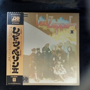 D04 中古LP 中古レコード レッドツェッペリン 2 帯付国内盤 P-10101A　LED ZEPPELIN II ポスター付き whole lotta love heartbrealer 