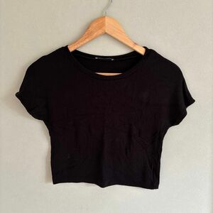 ZARA トップス ショート丈 カットソー Tシャツ