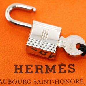 美品 エルメス HERMES カデナ KEY パドロック 鍵 シルバー キー 107 南京錠 バーキン ケリー ボリード ピコタンロック エールライン かぎの画像4