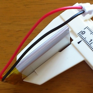 リポ バッテリー 2pinコネクター付き 3.7V 600mAh 503040（5 x 30 x 43mm）の画像2