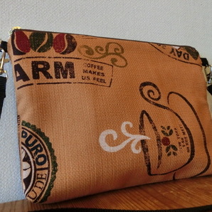 12 ハンドメイド １１号帆布 長財布も入る サコッシュ 厚地 ショルダーバッグ 珈琲袋風プリント ブラウンの画像1