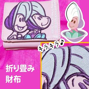 【ACCOMMODE】ヤングオイスター 折り畳み財布 三つ折り財布 光沢 ラメ 不思議の国のアリス アコモデ