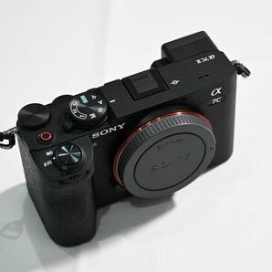 極美品 SONY α7CII ボディ ブラック シャッター回数267回 箱付き 保証書付き グリップ付き バッテリー2個 / ソニー Eマウント ILCE-7CM2 Bの画像3