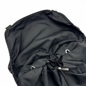 2222【最高峰】PRADA プラダ リュックサック バックパック ビジネス 通勤鞄 肩掛け 三角ロゴプレート A4可能 大容量 ナイロン 黒 メンズの画像8