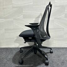 ハーマンミラー セイルチェア ブラック オフィスチェア ゲーミング d2079 hermanmiller 2022年製 在宅ワーク パソコンデスク 回転 肘掛け_画像4