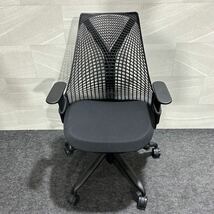 ハーマンミラー セイルチェア ブラック オフィスチェア ゲーミング d2079 hermanmiller 2022年製 在宅ワーク パソコンデスク 回転 肘掛け_画像2