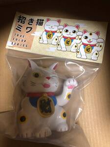 三面招き猫ミワ IN TOY ソフビ フィギュア 開運 招福 縁起物 阪神百貨店ソフビ・玩具万博 