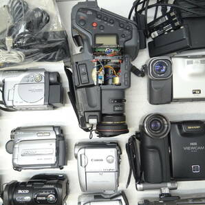 M212D ビデオカメラ 大量 ２０個 SONY Panasonic SHARP Victor hitachi CANON A1 TRV17 VL-MR1 PRO LEICA CarlZeiss HDD 8mm 等 ジャンクの画像3