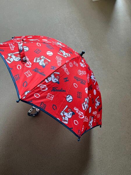 カープ　子供傘