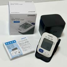 オムロン 血圧計2個セット　HEM-6183手首式血圧計/ HEM-7313 上腕式血圧計　自動血圧計 健康用品 _画像2