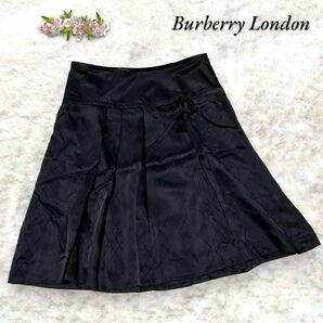 Burberry london バーバリーロンドン シルク フレアスカート 膝丈 キルティング 絹 リボン 光沢 黒 M