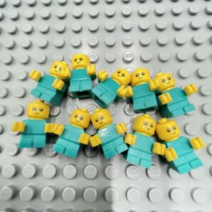 A7 レゴミニフィグ 赤ちゃんグリーン服 10個セット 新品未使用 LEGO社純正品の画像2