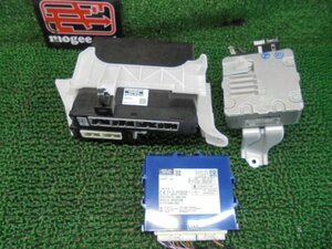 4DP7619FC4右 ) トヨタ プリウス L ZVW30 後期型 純正コンピューターセット　ジャンク品