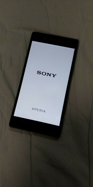 Sony Xperia Z5 グラファイトブラック SOV32 au Android 7.0.3