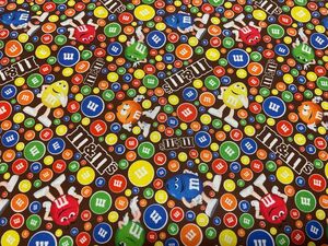 1点のみ【フリマ限定価格】140×50 m&m's 輸入生地　はぎれ　mチョコ　アメキャラ　ハギレ