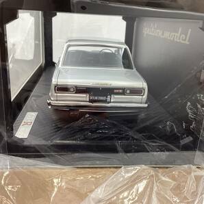 【774AD】未使用品 イグニッションモデル 1/18 日産 スカイライン 2000 GT-R PGC10 Silver シルバー Nissan Skylineの画像3