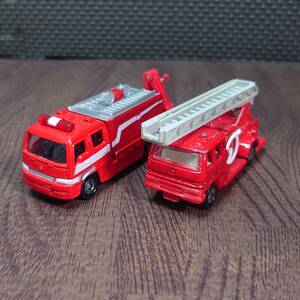 【ジャンク】tomica RESCUE TRUCK ⅢTYPE No.74 / SNORKEL No.68　2台　セット　トミカ　救助車　消防車　【管理No．1160】