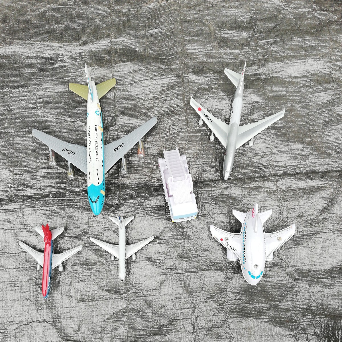 ジャンボジェット旅客機など12機+ジャンク2機+ジャンクデカール4枚 ジャンボジェット旅客機など12機+ジャンク2機+ジャンクデカール4枚