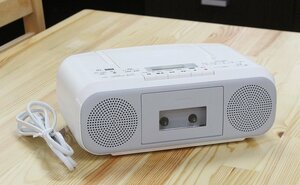 TOSHIBA 東芝 CDラジオカセットレコーダー ラジカセ TY-CDS8 ホワイト 2021年製 コンパクト 外部入力 電池駆動可 2043009