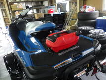 国内　純正品　Sea-Doo LinQ Fuel Caddy ＧＴＸ　ＲＸＴ　GTR　燃料タンク　携行缶　残2_画像3