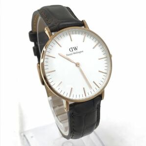 Daniel Wellington ダニエルウェリントン DW 腕時計 クオーツ アナログ ラウンド ホワイト ゴールド シンプル 2針 電池交換済 動作確認済の画像3