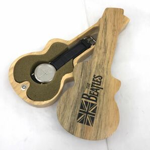 THE BEATLES ビートルズ 腕時計 クオーツ Apple Corps コレクション おしゃれ 木製 ギターケース アーティスト 電池交換済 動作確認済の画像7
