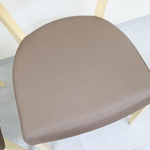 ◆karimoku カリモク家具 CA37モデル ダイニングチェア 食堂椅子 2脚セット 合成皮革 軽量 木製 モダン シンプル CA3700F562の画像8
